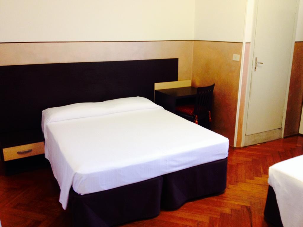 Hotel Liberty Sanremo Zimmer foto